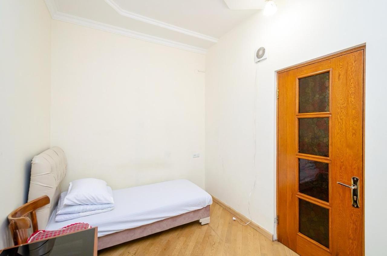 Areva Hostel & Apartment Ереван Экстерьер фото