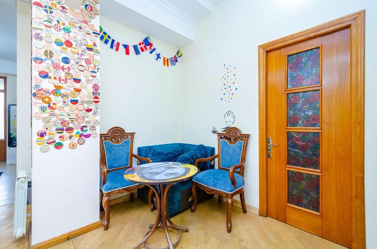 Areva Hostel & Apartment Ереван Экстерьер фото