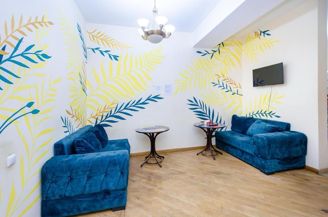 Areva Hostel & Apartment Ереван Экстерьер фото