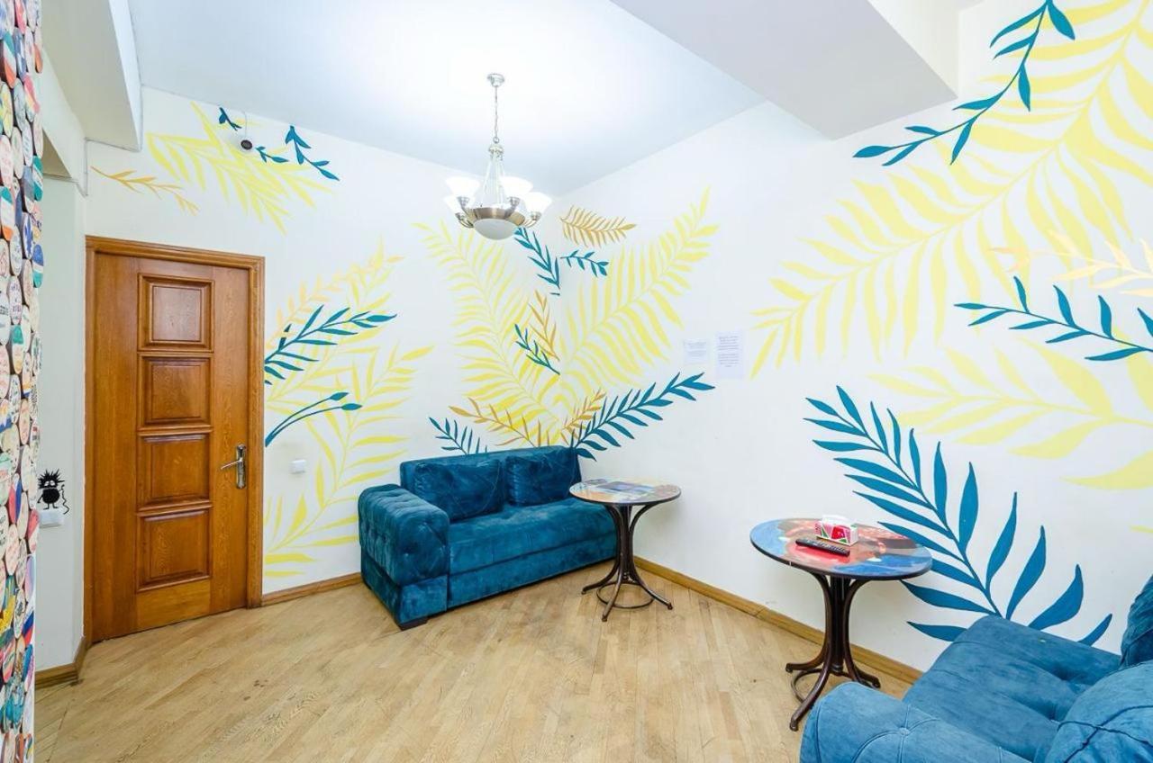 Areva Hostel & Apartment Ереван Экстерьер фото